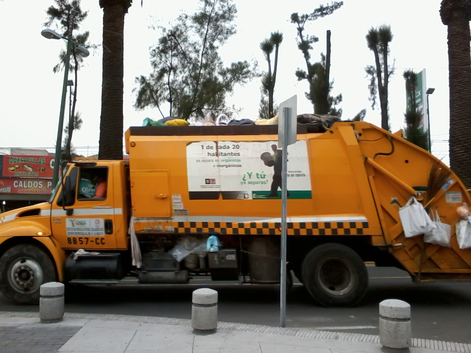 Машина, що збирає сміття (Camion de basura, Mexico DF)