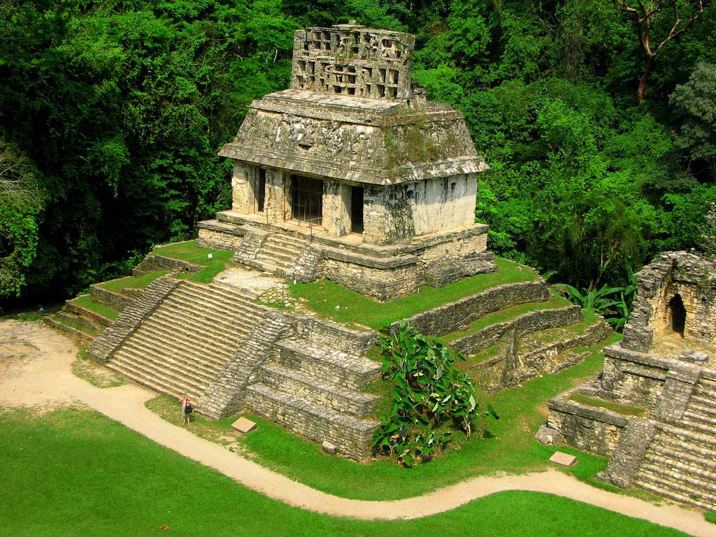 Паленке - руїни стародавнього міста і пірамід майя